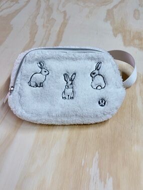 Lululemon Everywhere Belt Bag 1L Fleece Year of the Rabbit